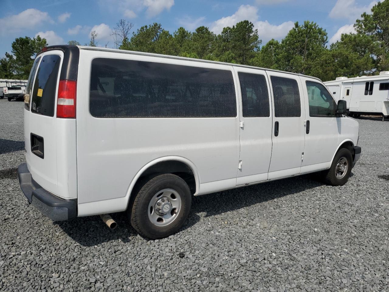 1GAZGPFG2J1263286 2018 Chevrolet Express G3500 Lt