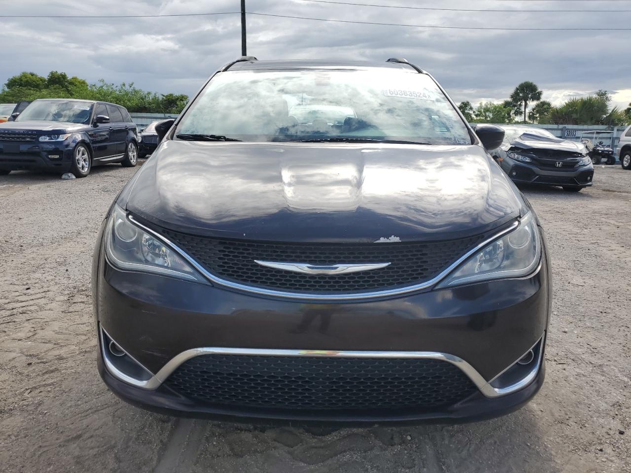 2017 Chrysler Pacifica Touring L vin: 2C4RC1BG7HR576295