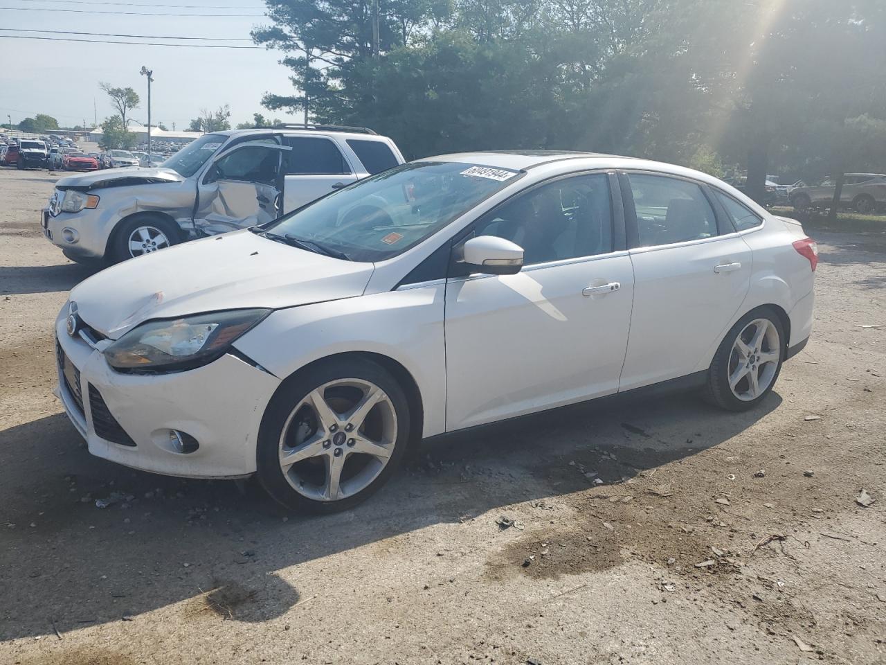 2014 Ford Focus Titanium vin: 1FADP3J26EL185648