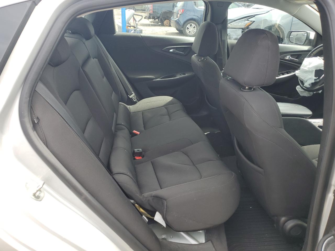 1G1ZD5ST2JF201695 2018 Chevrolet Malibu Lt