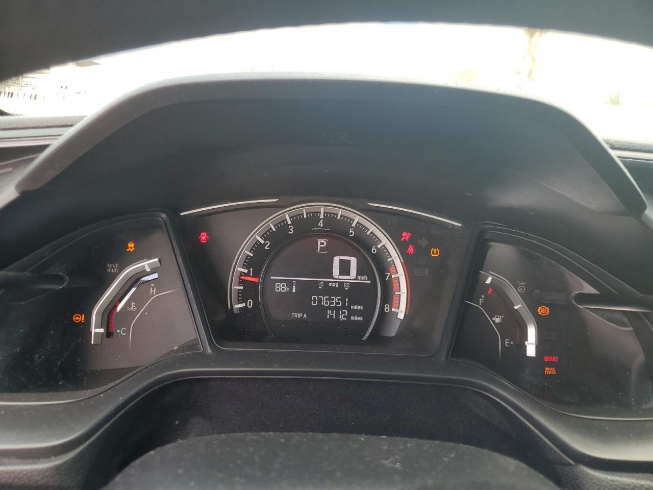 19XFC2F5XJE026503 2018 Honda Civic Lx