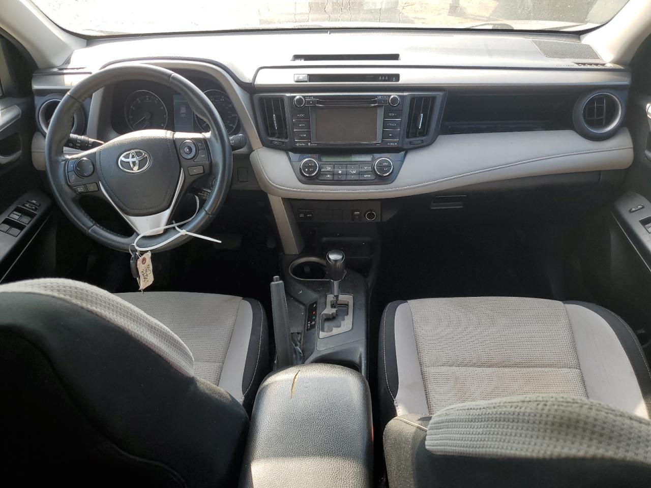 2T3RFREV1HW614948 2017 Toyota Rav4 Xle