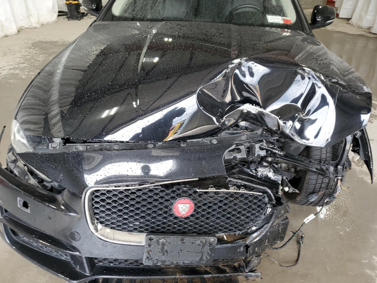 SAJAK4BV6HA971879 2017 Jaguar Xe Prestige