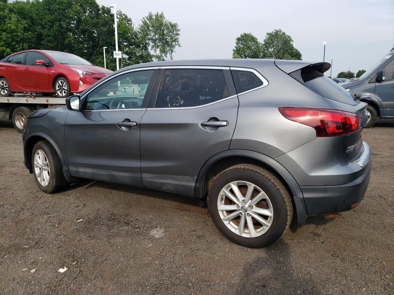 2018 Nissan Rogue Sport S vin: JN1BJ1CR0JW200593