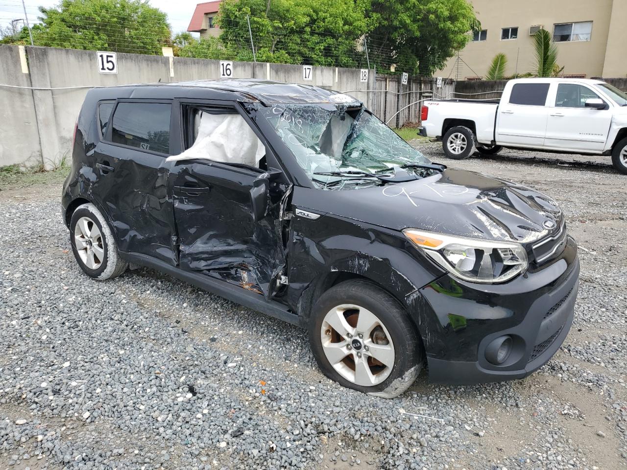 2018 Kia Soul vin: KNDJN2A22J7516225