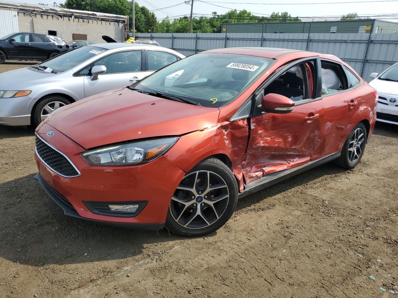 2018 Ford Focus Sel vin: 1FADP3H28JL267462