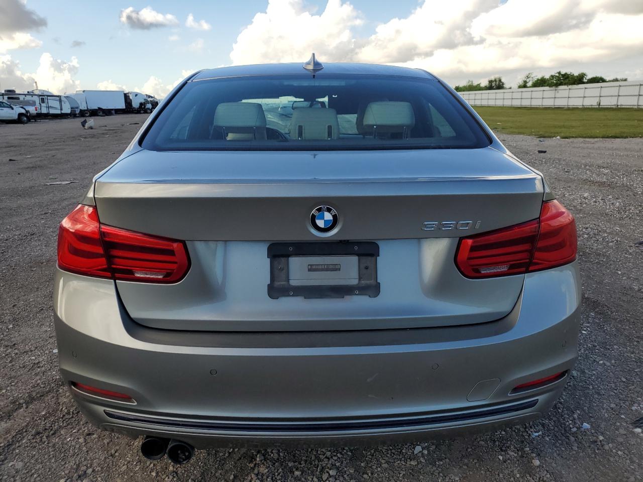 WBA8B9G30HNU57114 2017 BMW 330 I
