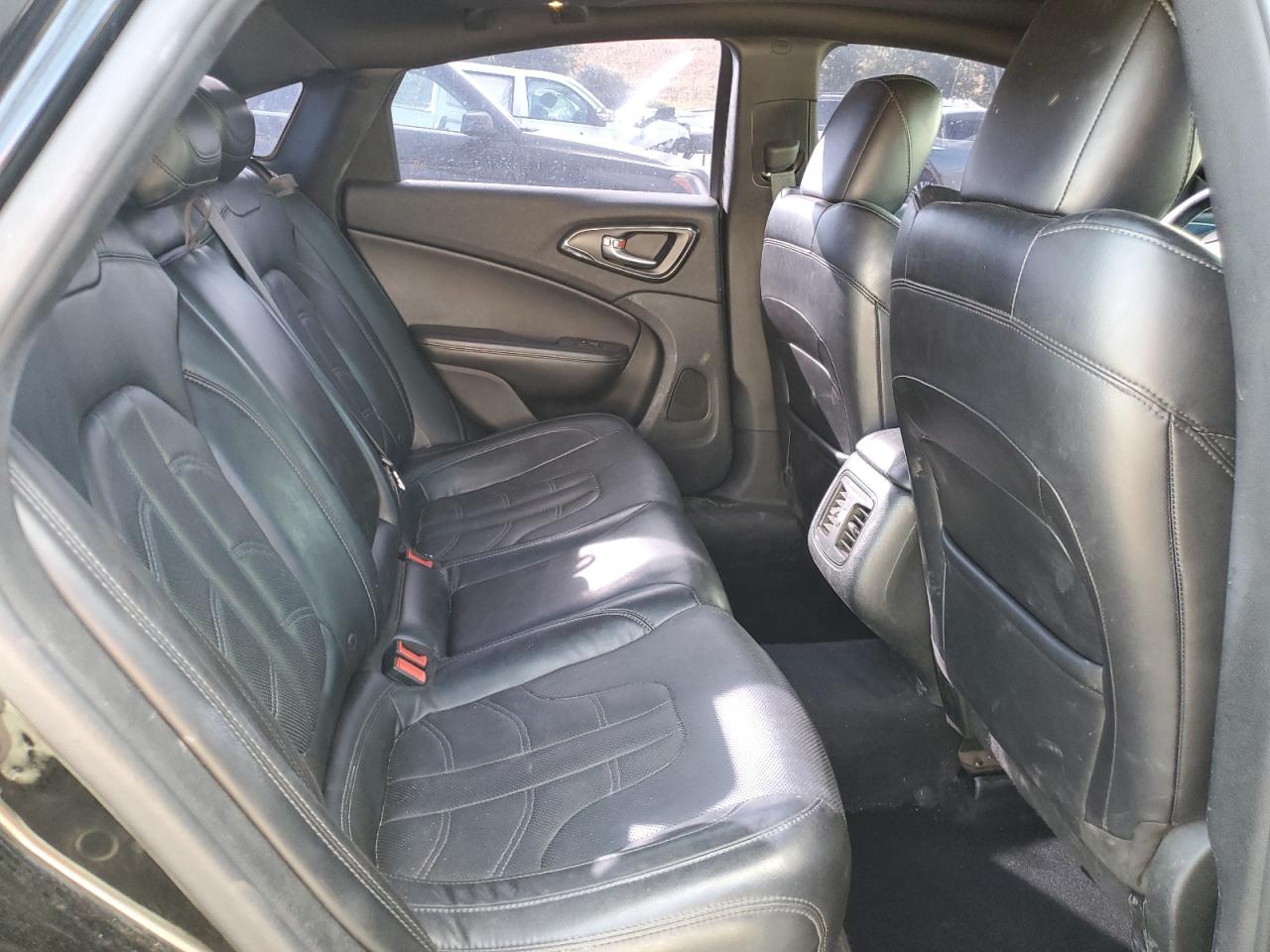 1C3CCCDG9FN589322 2015 Chrysler 200 S