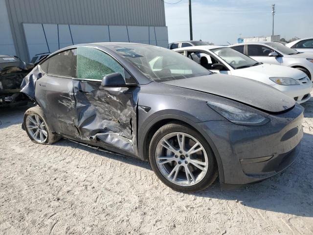 VIN 7SAYGDEE0NA005699 2022 Tesla MODEL Y no.4