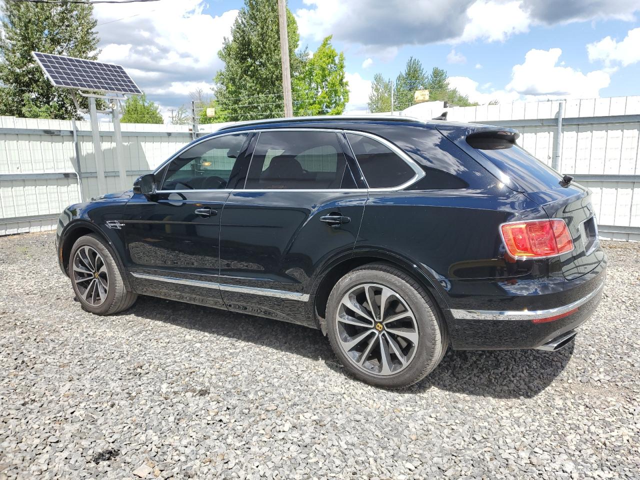 SJAAC2ZVXHC015042 2017 Bentley Bentayga