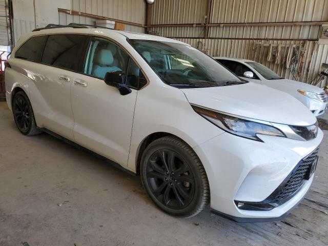 2022 TOYOTA SIENNA XSE - 5TDXRKECXNS095383