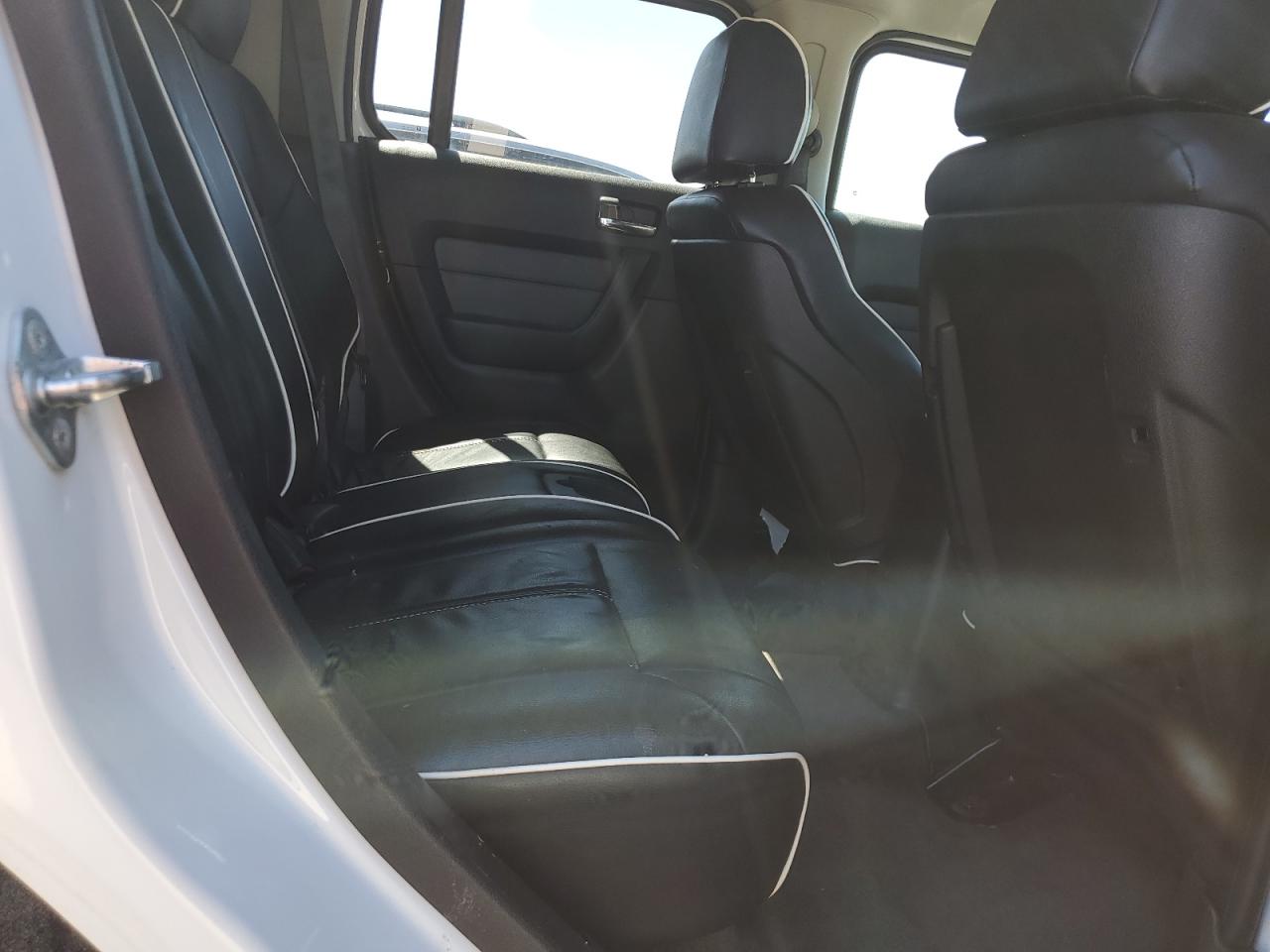 5GTMNJEE4A8140626 2010 Hummer H3 Luxury