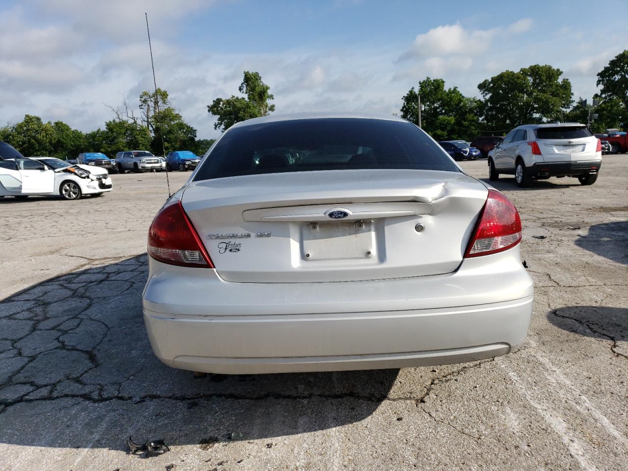 1FAFP53U06A129303 2006 Ford Taurus Se