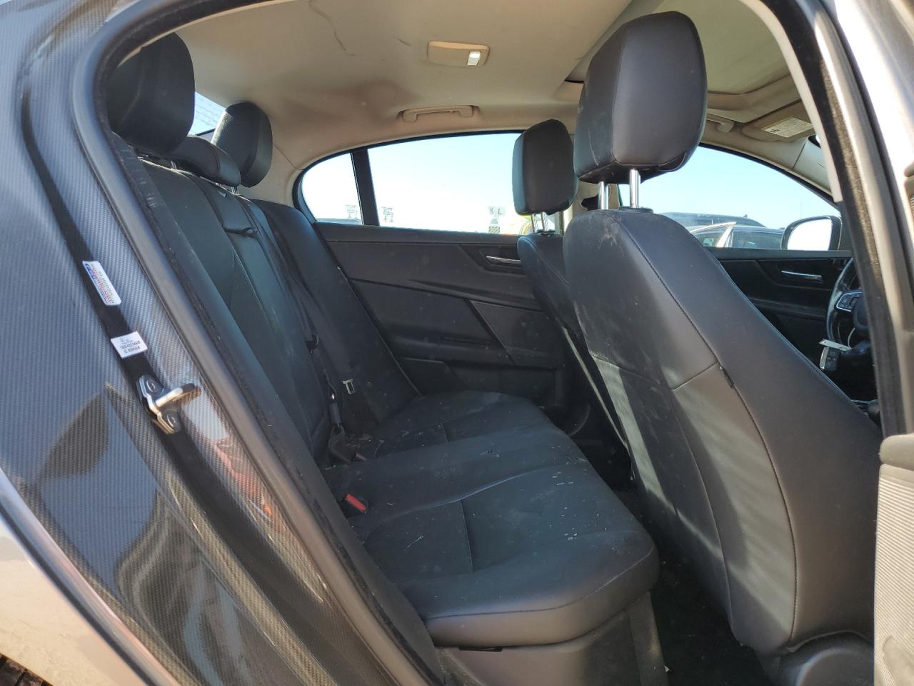 SAJAD4BV2HA972702 2017 Jaguar Xe Premium