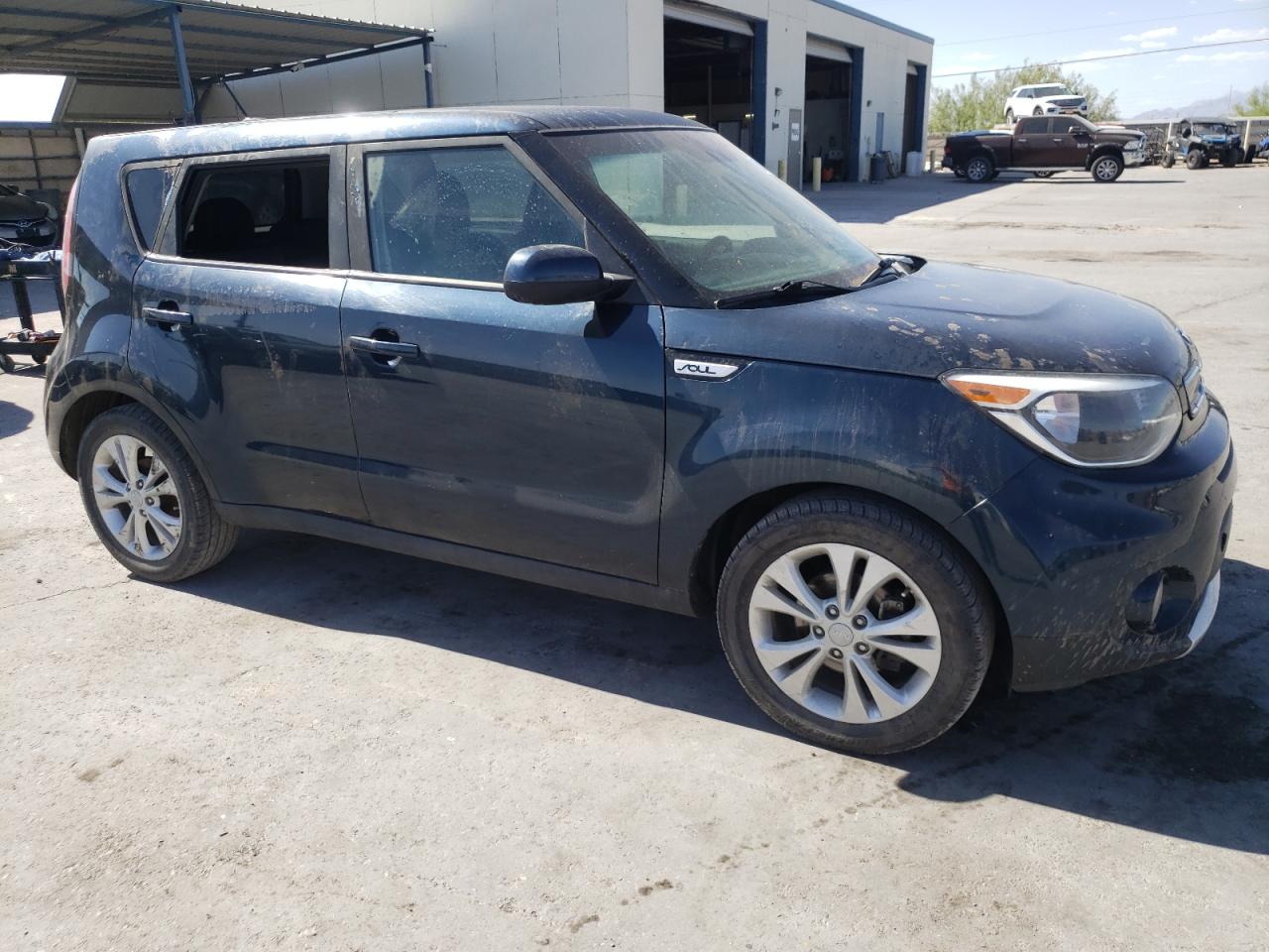 KNDJP3A59J7581373 2018 Kia Soul +