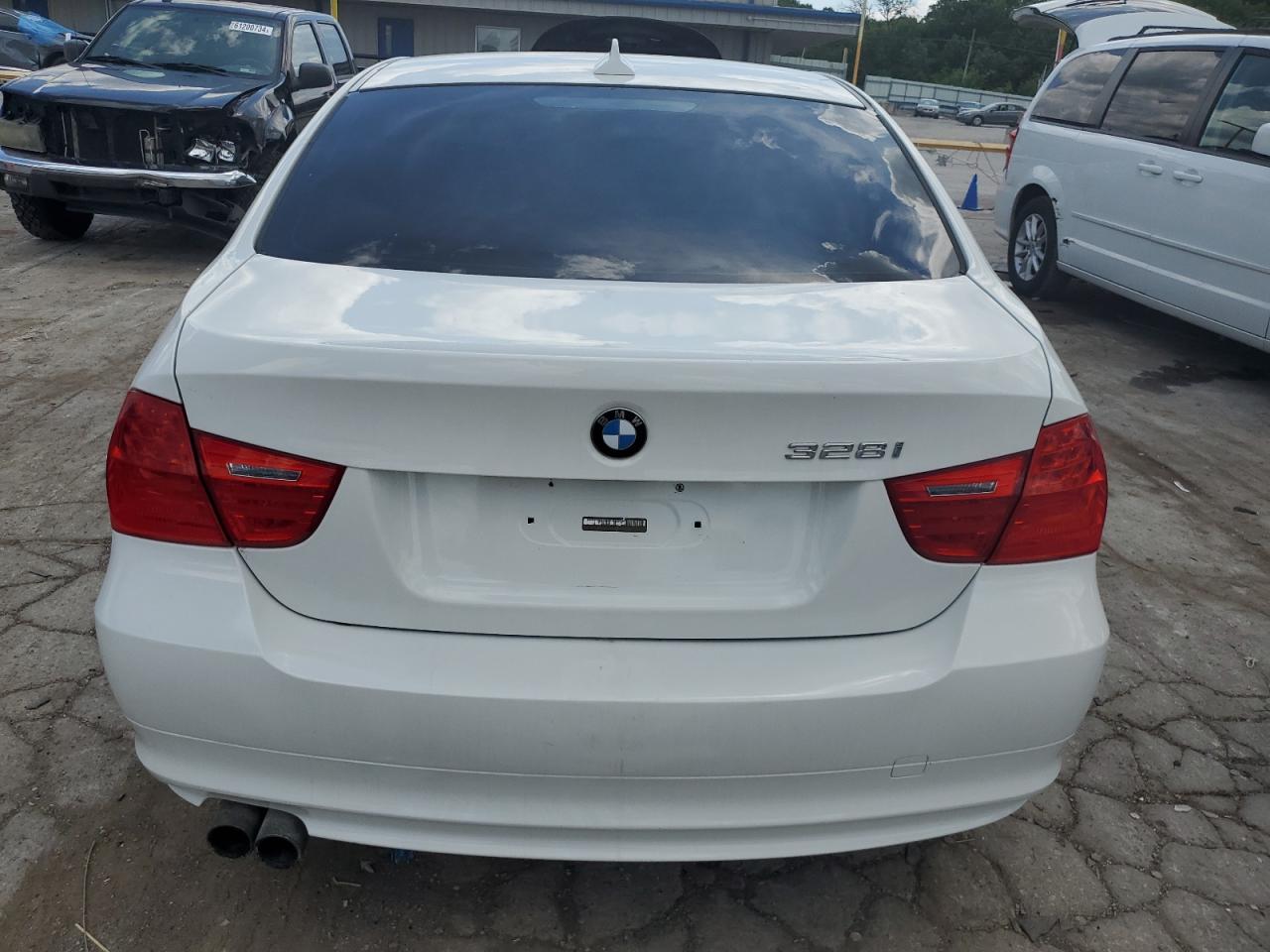 WBAPH77529NM45001 2009 BMW 328 I