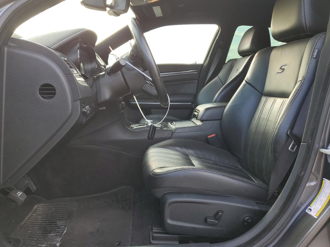 2C3CCABG9JH283553 2018 Chrysler 300 S