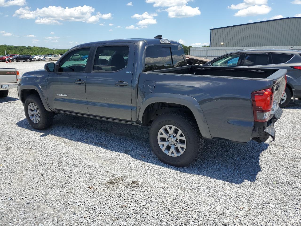 3TMAZ5CN6JM066033 2018 Toyota Tacoma Double Cab