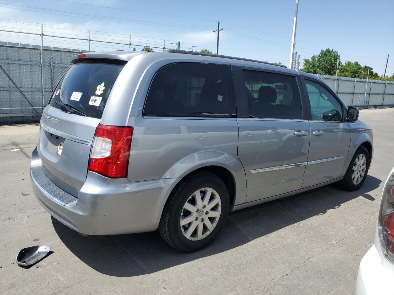 2016 Chrysler Town & Country Touring vin: 2C4RC1BG1GR173525