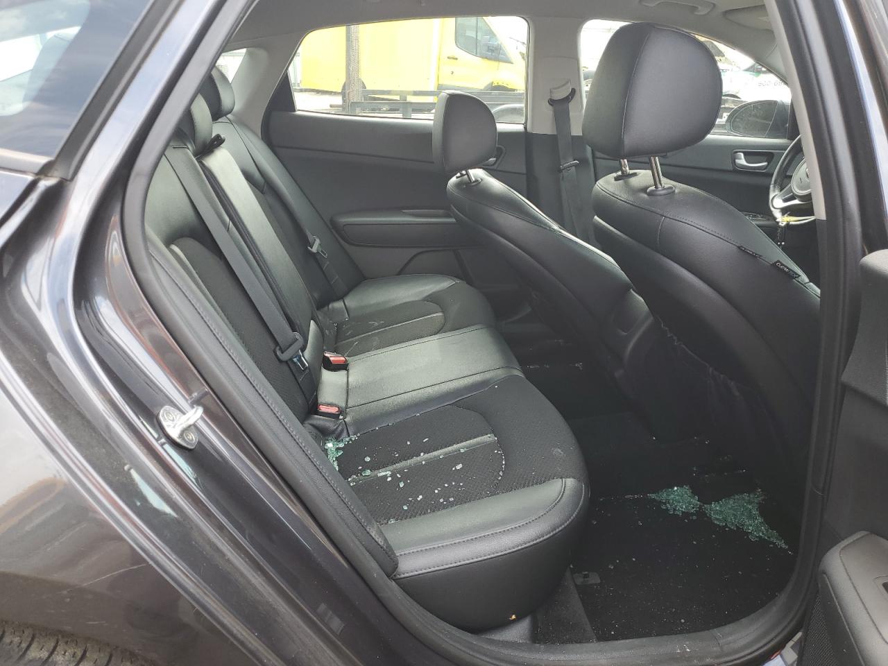 5XXGT4L39JG225021 2018 Kia Optima Lx