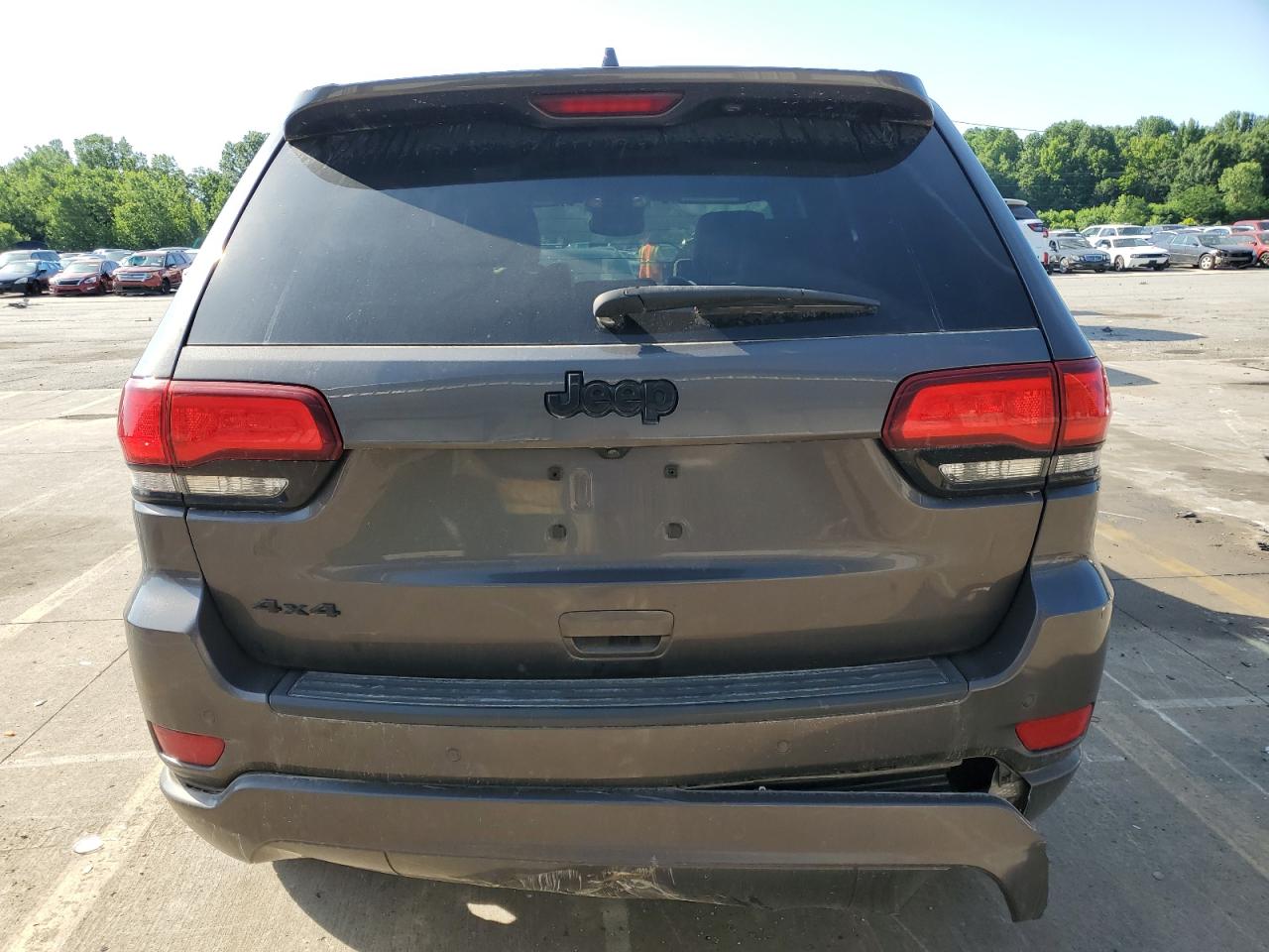 1C4RJFAG2KC628565 2019 Jeep Grand Cherokee Laredo