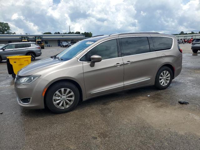 Vin: 2c4rc1bg5jr157349, lot: 60642065, chrysler pacifica touring l 2018 img_1