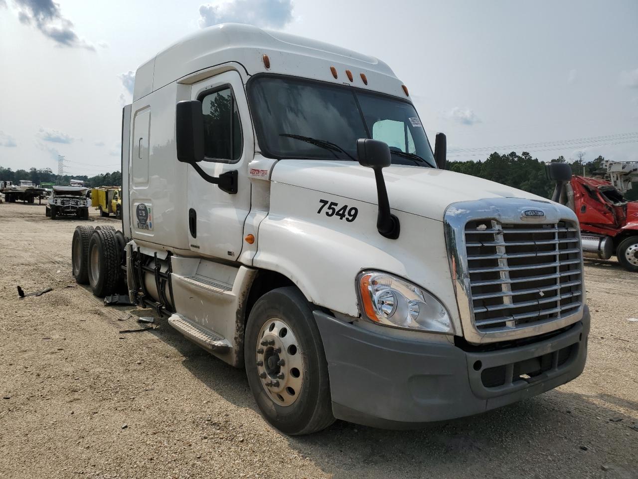  Salvage Freightliner Cascadia 1