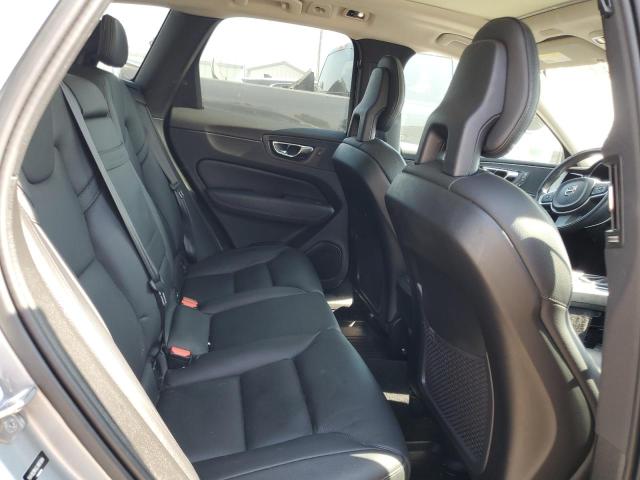 2018 VOLVO XC60 T5 MO YV4102RK6J1065884