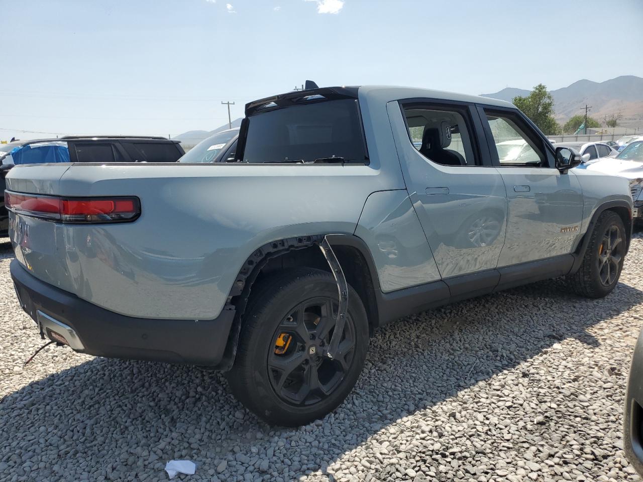 RIVIAN R1T ADVENTURE