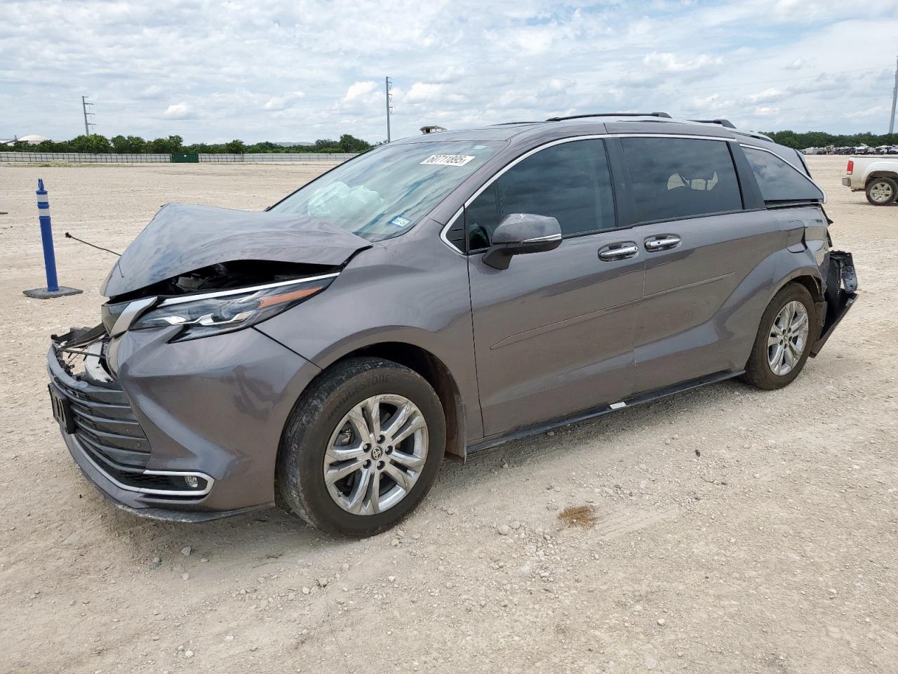 TOYOTA SIENNA LIMITED