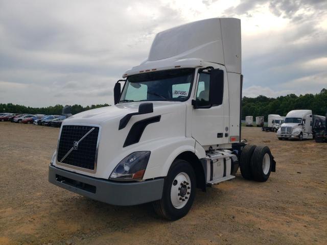 VOLVO VN VNL 2016 white tractor diesel 4V4N39TGXGN965542 photo #3