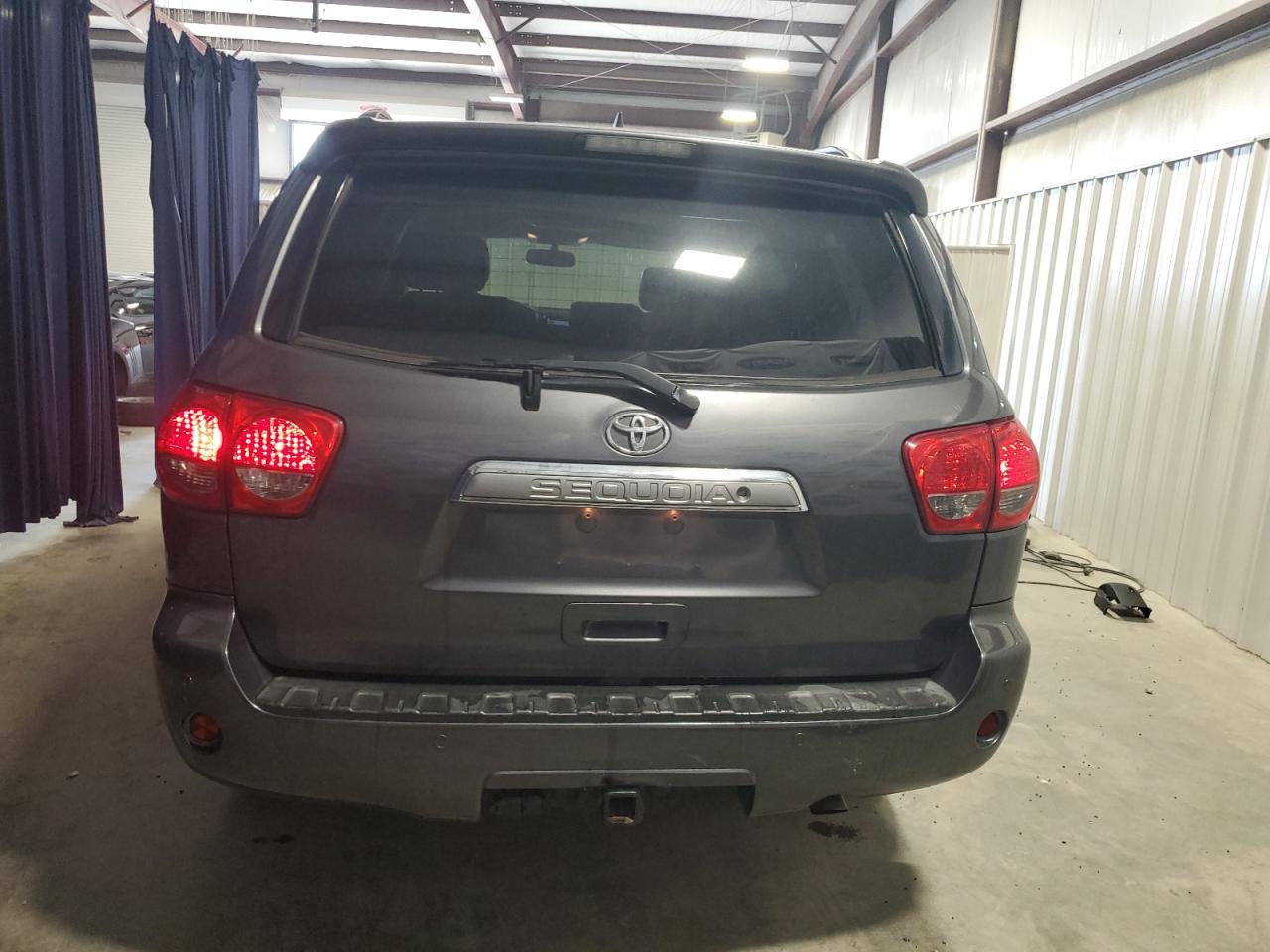 TOYOTA SEQUOIA PLATINUM