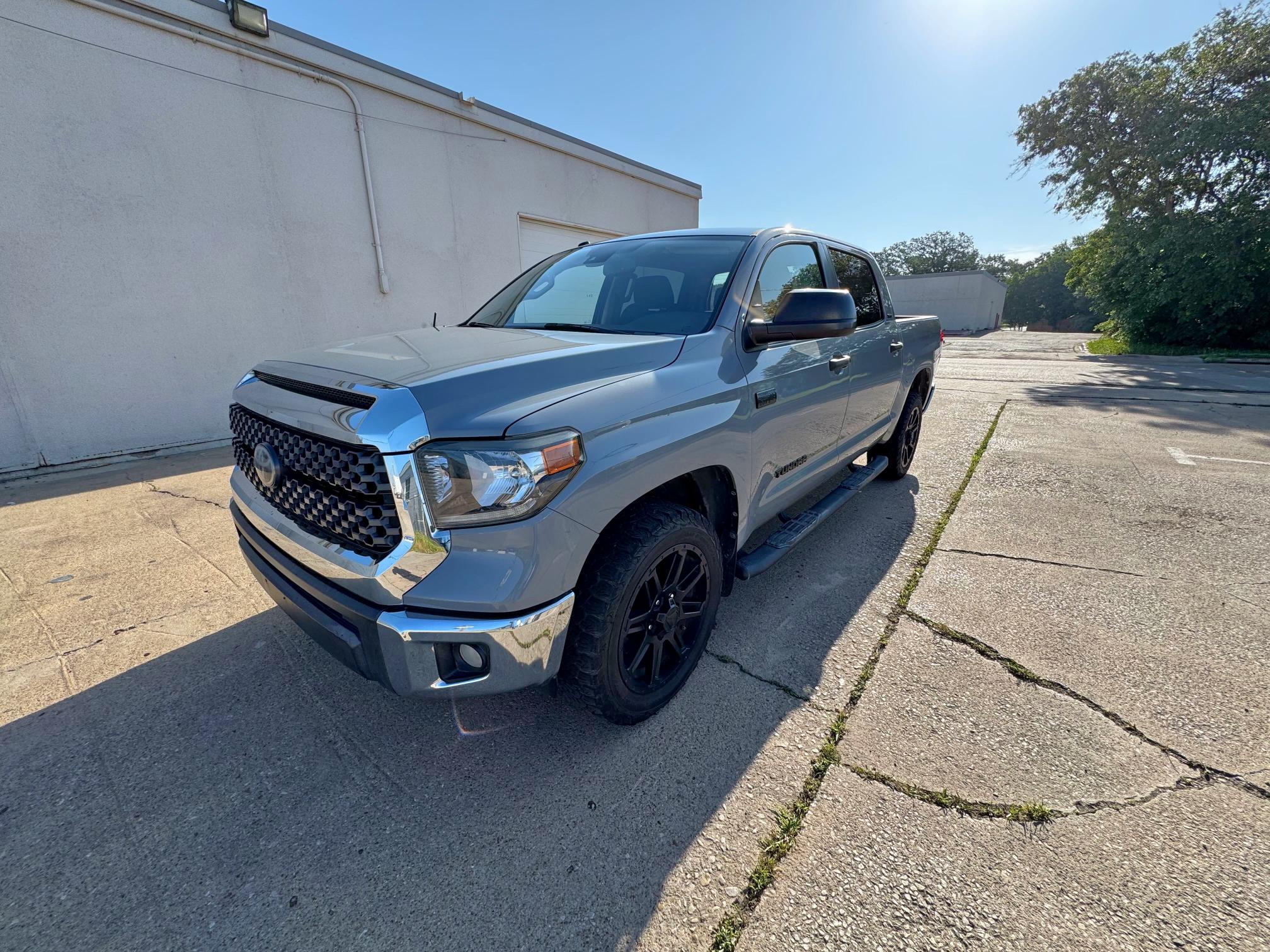 TOYOTA TUNDRA CRE 2019 gray  Gasoline 5TFEY5F13KX247647 photo #3