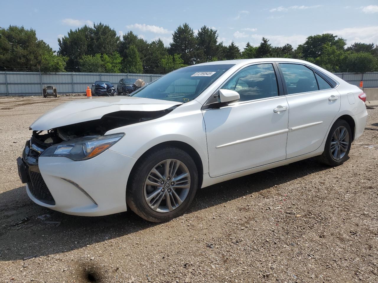 Toyota Camry le 2017
