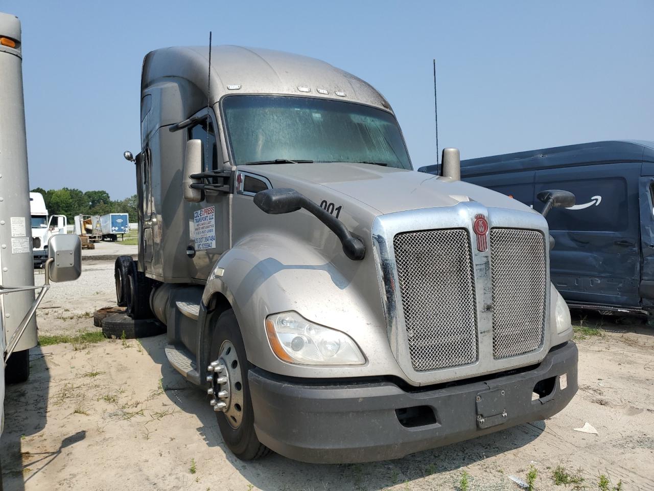 Lot #3305352326 2017 KENWORTH CONSTRUCTI