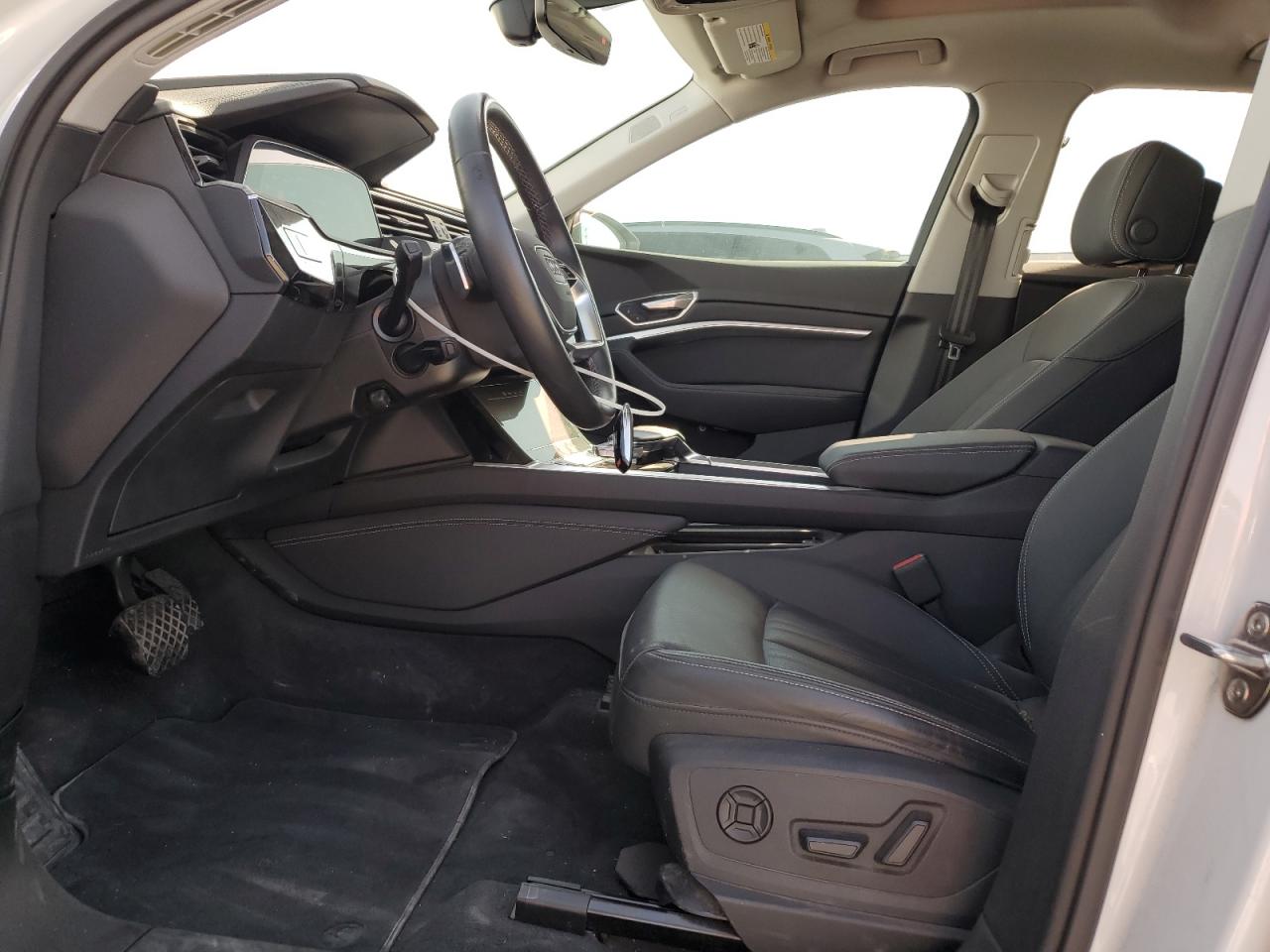 AUDI Q8 PREMIUM PLUS