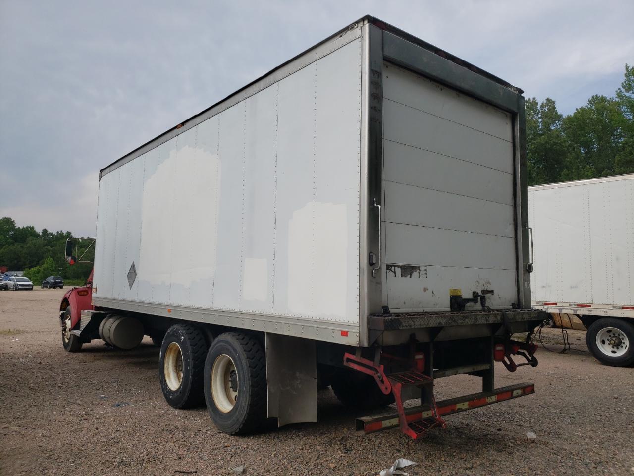 Lot #3199803486 2007 KENWORTH T300