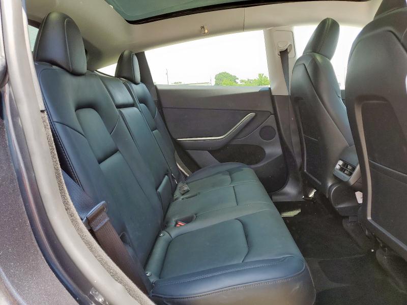 2024 TESLA MODEL Y 7SAYGDEF8RA262981