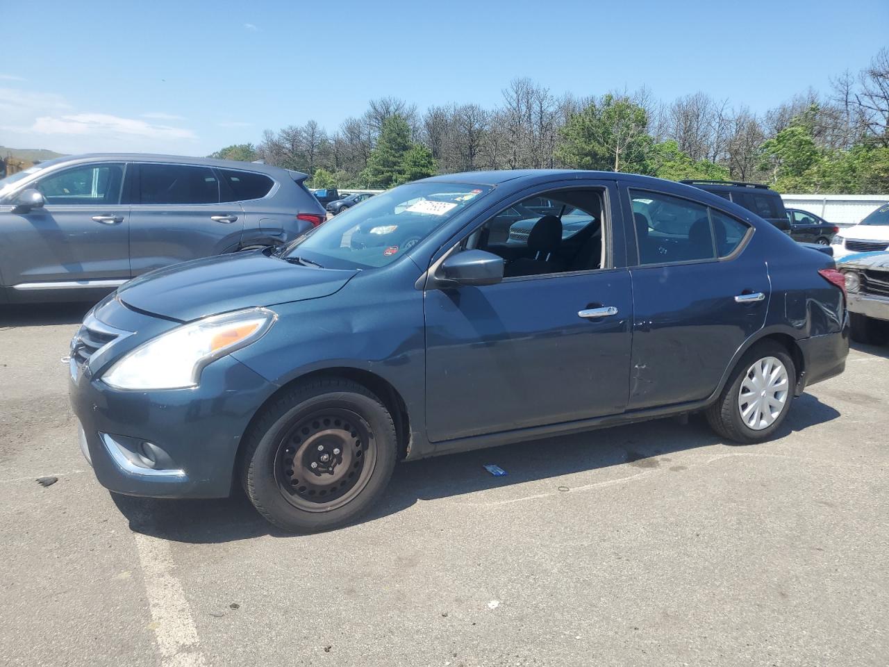 NISSAN VERSA S