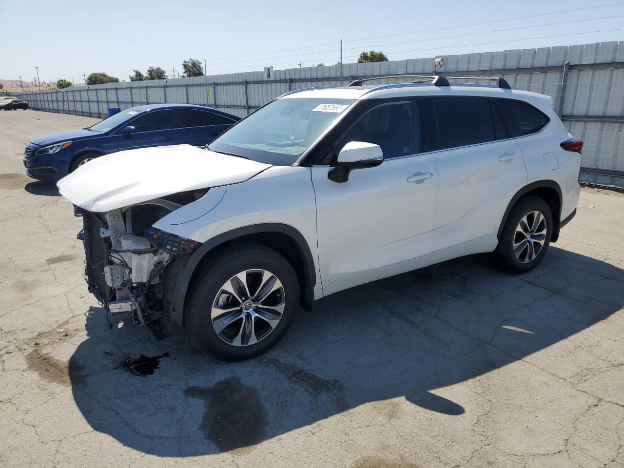 TOYOTA HIGHLANDER XLE