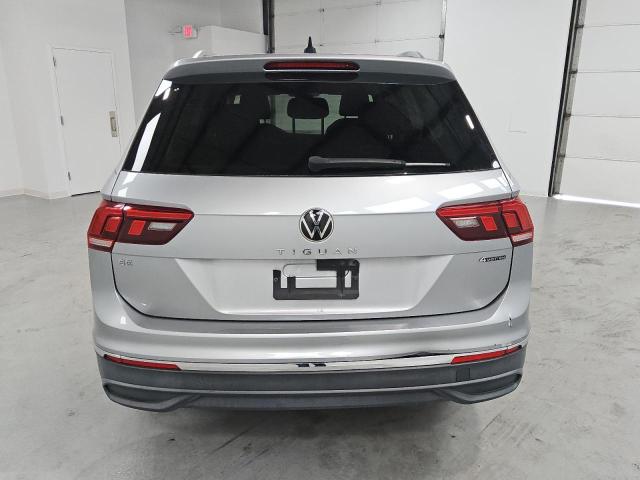 2022 VOLKSWAGEN TIGUAN SE 3VV2B7AX0NM061085