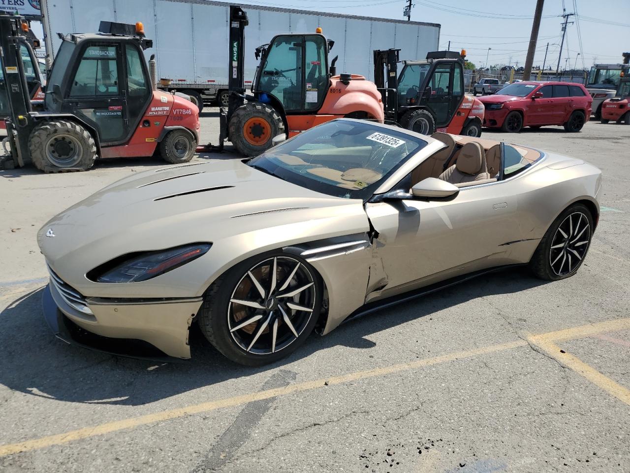 ASTON MARTIN DB11