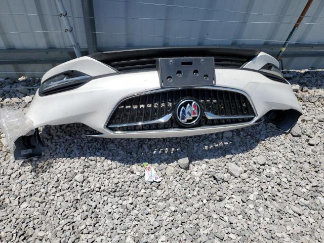 2018 BUICK REGAL ESSE W04GP6SXXJ1093574