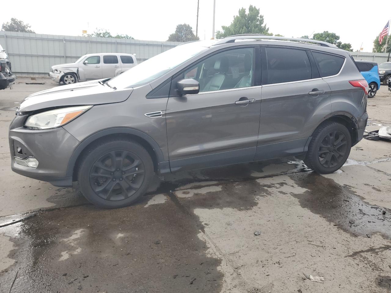 FORD ESCAPE TITANIUM
