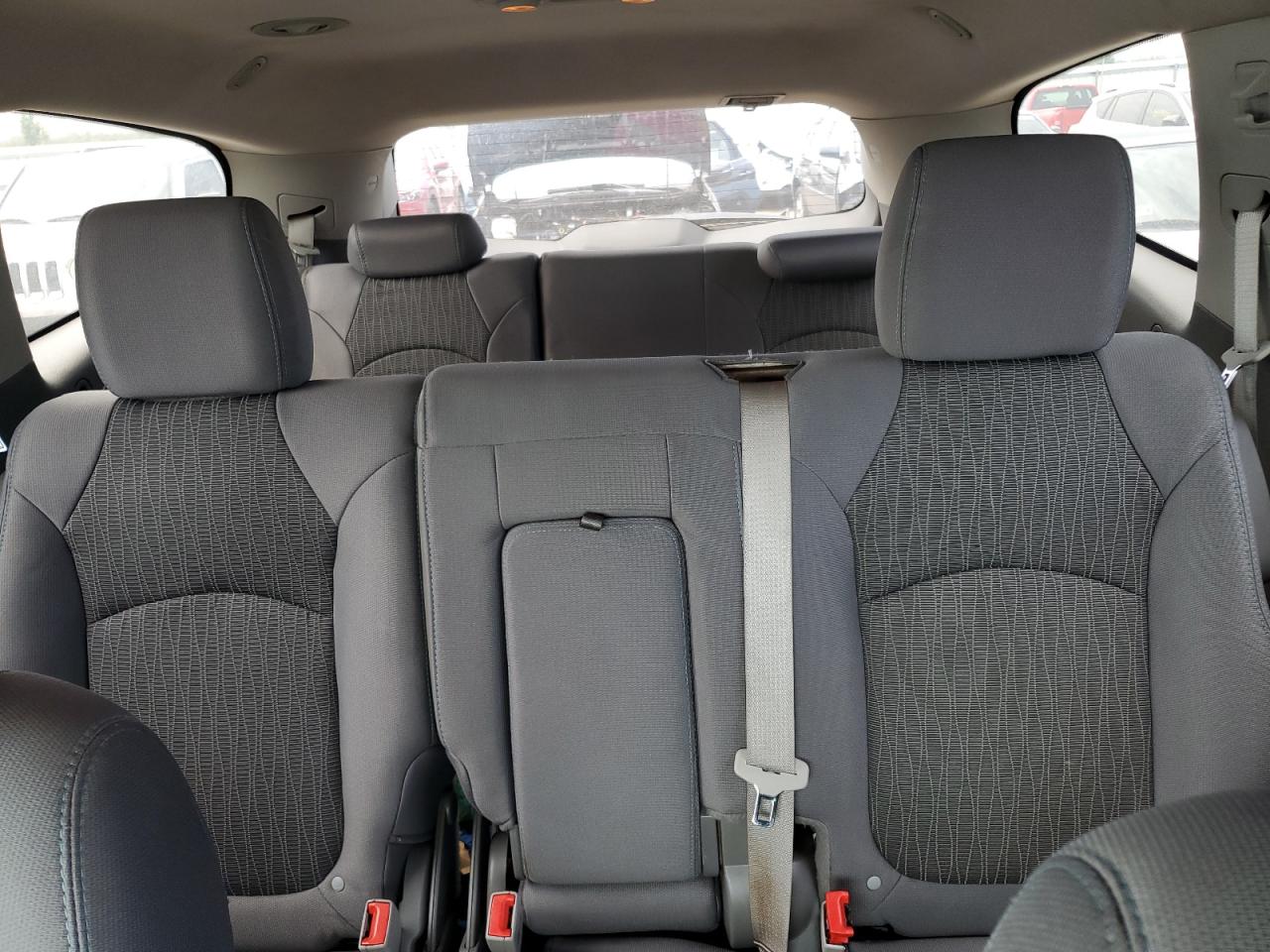 CHEVROLET TRAVERSE LS