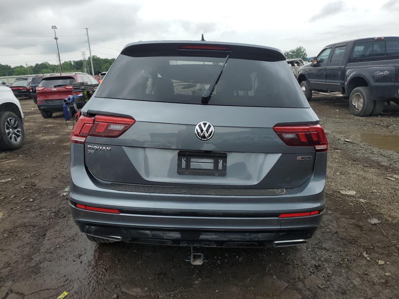 VOLKSWAGEN TIGUAN SE
