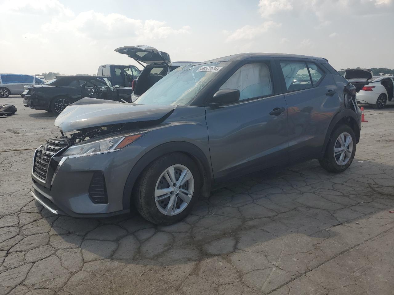 NISSAN KICKS S