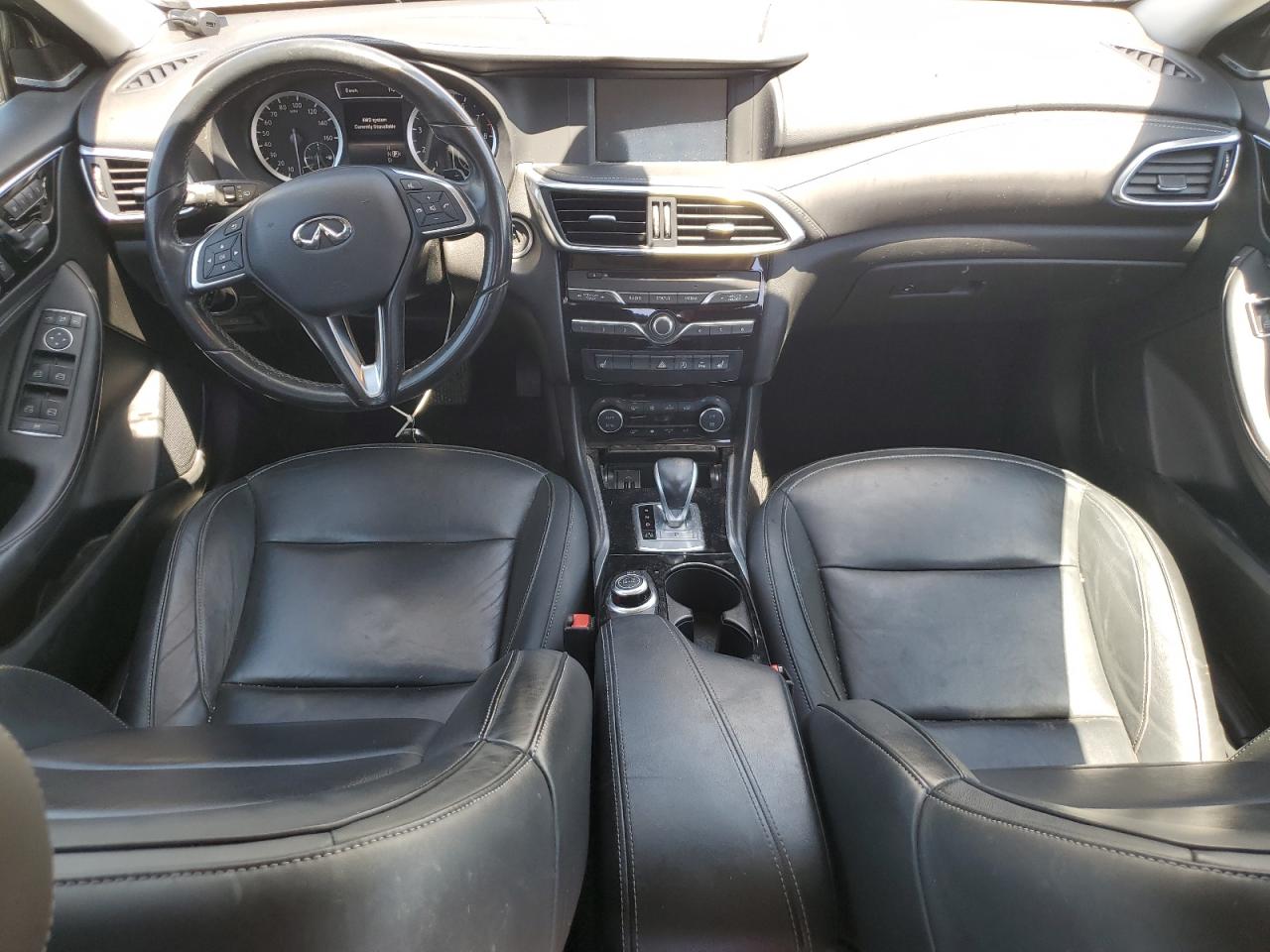 INFINITI QX30 BASE