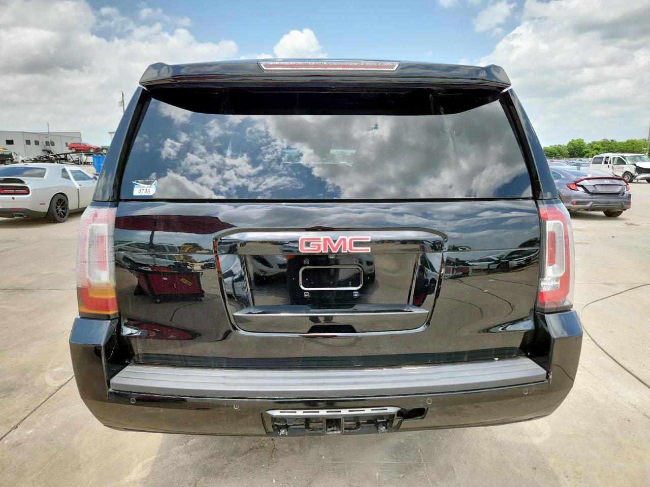 GMC YUKON C1500 SLT