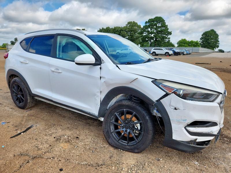 2018 HYUNDAI TUCSON SEL KM8J33A40JU672421